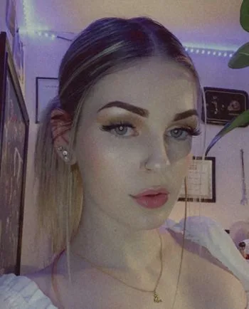 b OnlyFans photos and videos