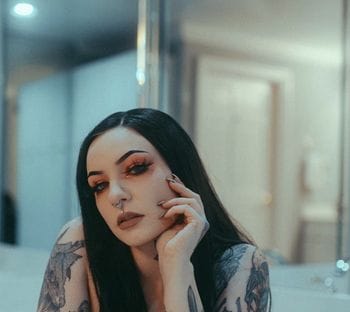 Vivvy Lore OnlyFans photos and videos