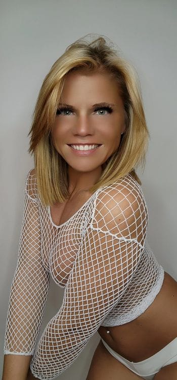 Julia OnlyFans photos and videos