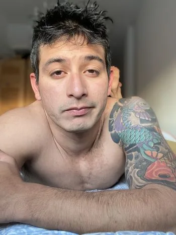 Aron OnlyFans photos and videos