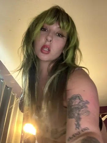 scarlett kisses OnlyFans photos and videos