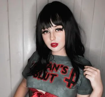 Vel OnlyFans photos and videos