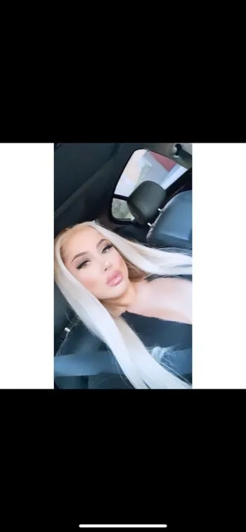 Klair OnlyFans photos and videos
