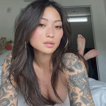 mae OnlyFans photos and videos