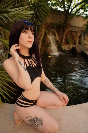 Vesryn OnlyFans photos and videos