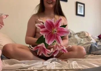 S OnlyFans photos and videos