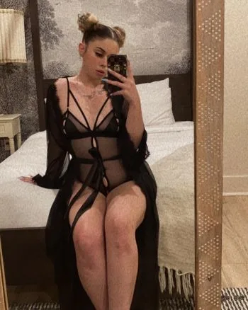 Skye LaRose OnlyFans photos and videos