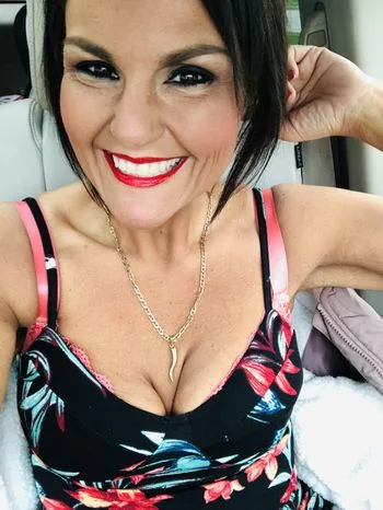 MrsVeee OnlyFans photos and videos