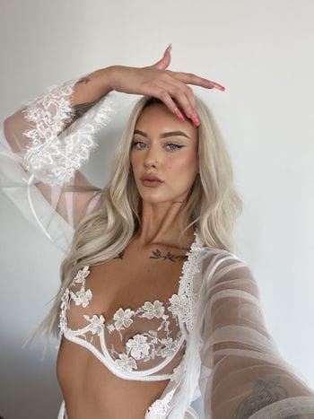 B ✨ OnlyFans photos and videos
