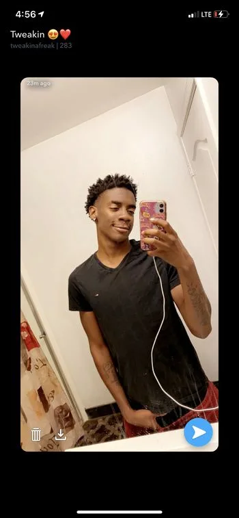 Tweakin OnlyFans photos and videos