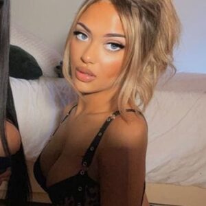 Anya OnlyFans photos and videos