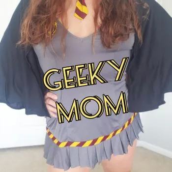 GeekyMom OnlyFans photos and videos